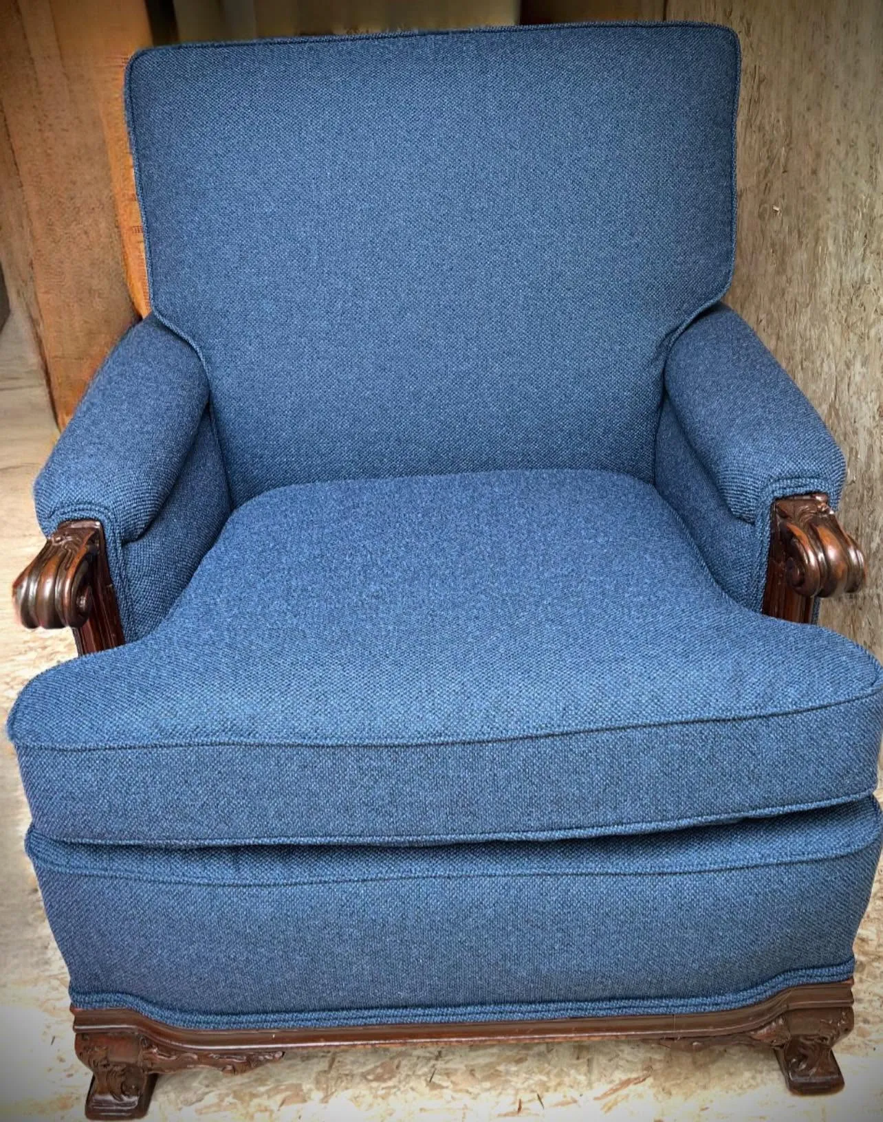 Two chairs back home, photo 2